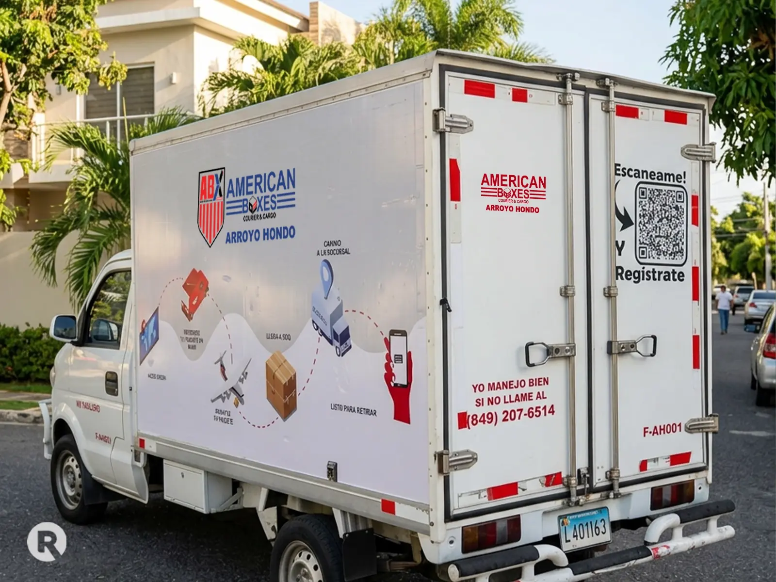 Vista lateral del full wrap vehicular ABX American Boxes Courier.