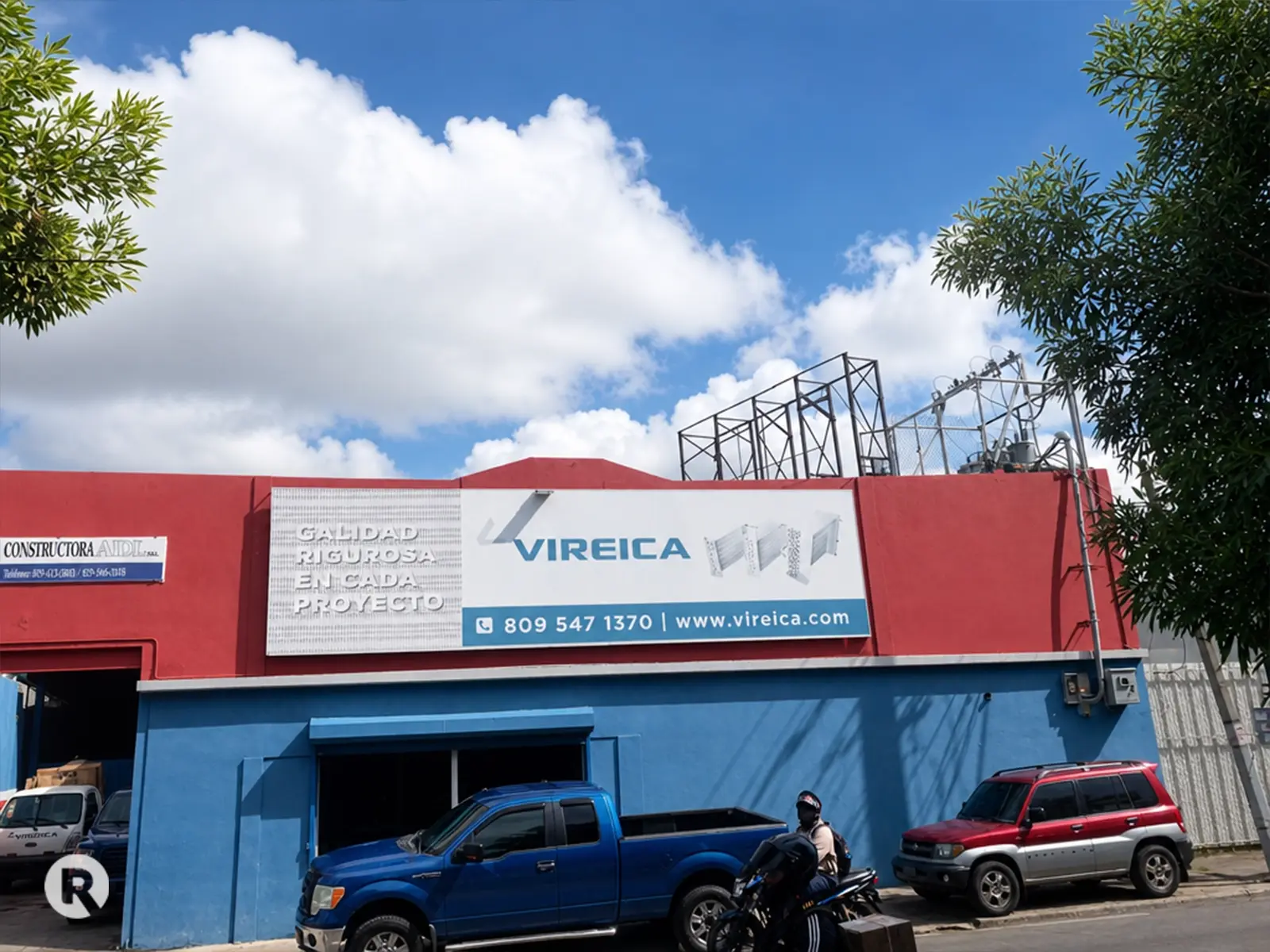 Renovación de Imagen Corporativa VIREICA — Letrero 3D con LED - imagen 2