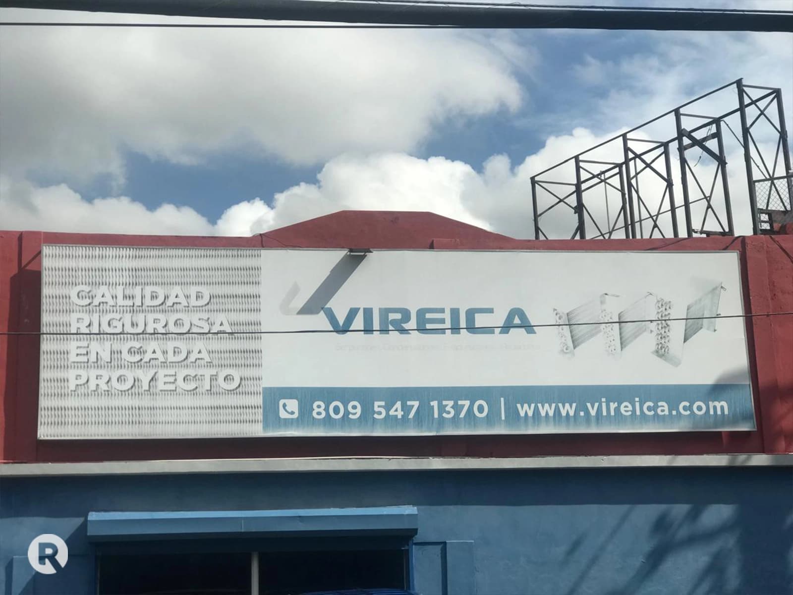Renovación de Imagen Corporativa VIREICA — Letrero 3D con LED - imagen 3