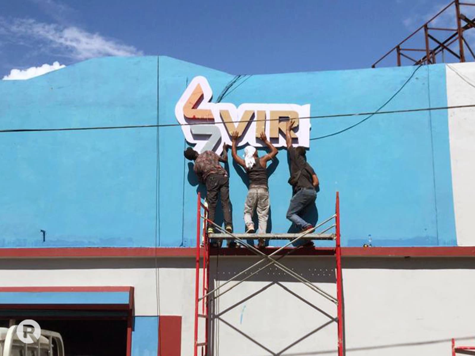Renovación de Imagen Corporativa VIREICA — Letrero 3D con LED - imagen 2